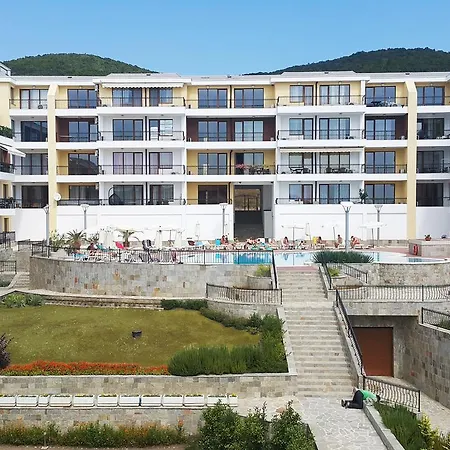 Buena Vista In Garden Of Eden Apartahotel